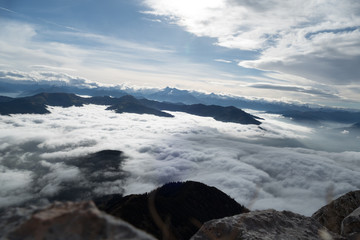 Obraz premium beautiful autumn hiking in berchtesgadener alps