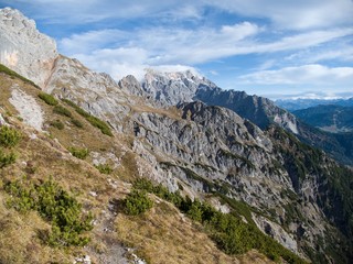 Fototapeta na wymiar beautiful autumn hiking in berchtesgadener alps