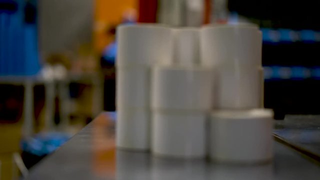Round Thermal Transfer labels for barcode printing using ribbon film or ttr