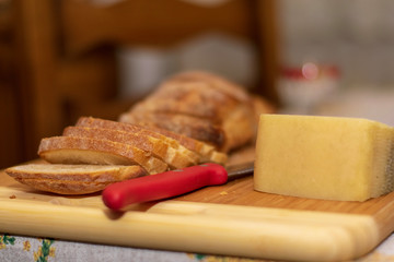 Bread cutted on board 