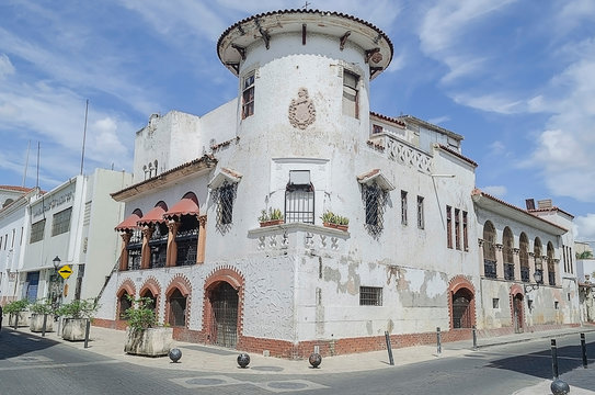 old colonial white building type palace with panoramic view