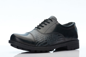7526738 One black casual shoe