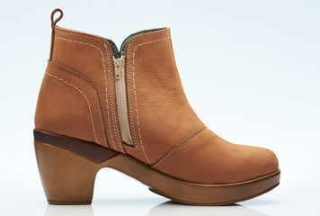 7526740 Brown woman leather shoe