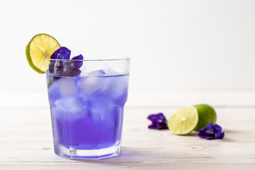 butterfly pea juice with lime