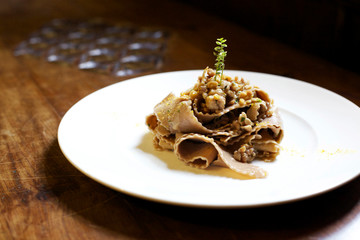 pappardelle con castagne e coniglio