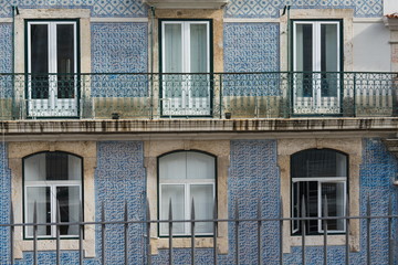 Fototapeta na wymiar Fragment of Art Nouveau architecture style of Lisbon city
