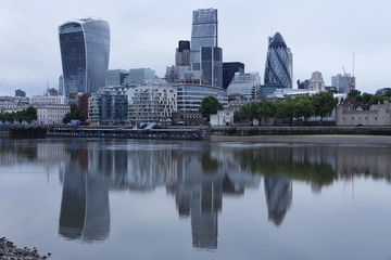 Plakat City of London Reflected in the River Thames
