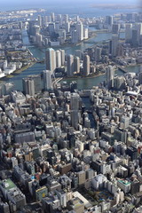 日本橋上空から佃島と豊洲方向を空撮