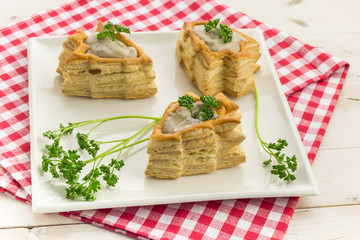 Vol-au-vents shaped like a christmas tree
