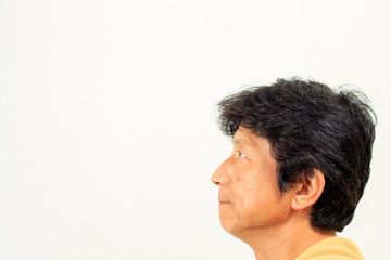 Obraz premium Mężczyzna w średnim wieku