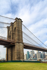 Fototapeta na wymiar Brooklyn bridge and park in Brooklyn, New York, USA