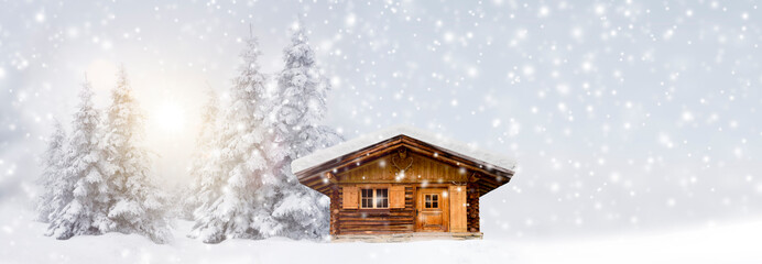 Schihütte im Schnee