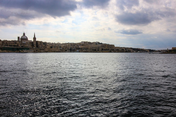 Fototapeta na wymiar Skyline of Valletta and Marsamxett