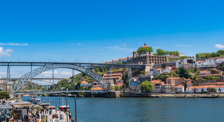 Porto mit Blick auf Vila Nova de Gaia