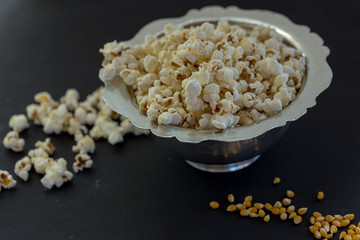 popcorn and popcorn grains