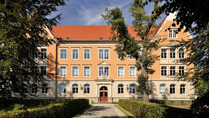 Fototapeta na wymiar Europa, Deutschland, Sachsen, Landkreis Bautzen, Bischofswerda, Oberschule Bischofswerda