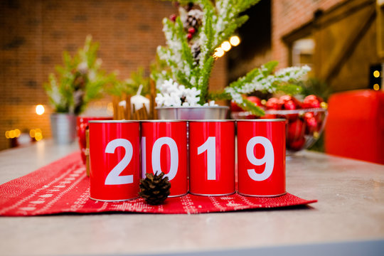 Red jars with numbers "2019"