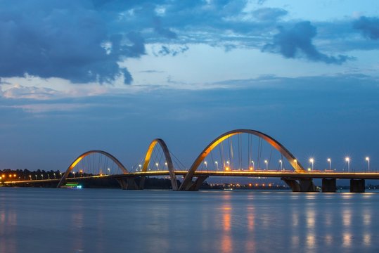 The Juscelino-Kubitschek bridge spans Lake Paranoa, architect Alexandre Chan, Brasilia, Federal District, Brazil, South America