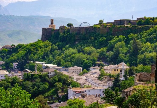 Qafa e Pazarit bazaar district and castle, Old Town, Gjirokastra, Gjirokaster, Albania, Europe