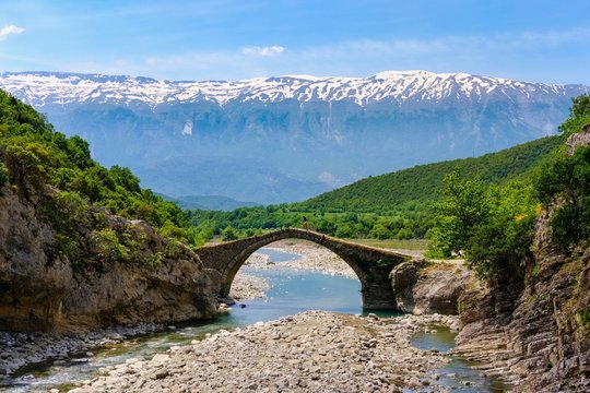 Ottoman stone arch bridge Ura e Kadiut, River Lengarica, Lengarice, near Permet, National Park Hotova-Dangell, Qar Gjirokastra, Gjirokaster, Albania, Europe