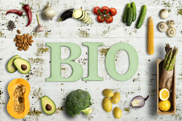 Wort BIO und verschiedene Gemüse