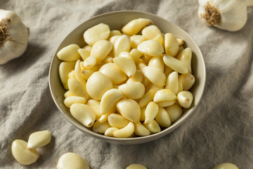 Raw Organic Peel Garlic Cloves