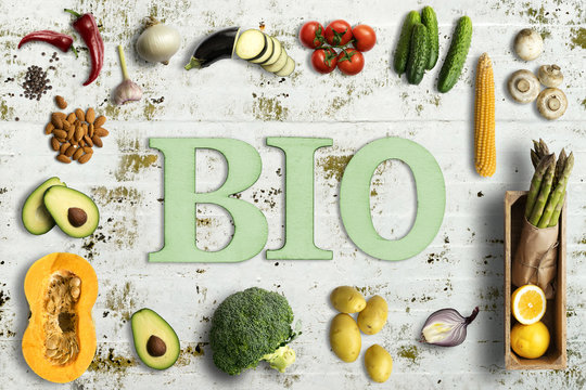 Wort BIO und verschiedene Gem&uuml;se