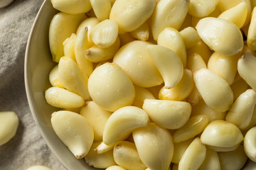 Raw Organic Peel Garlic Cloves