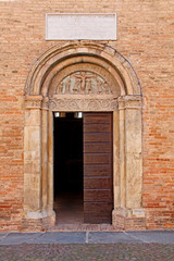 portale della pieve di Santa Maria in Castello, detta la Sagra, a Carpi