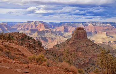 Afternoon sun on the Grand Canyon hiking trails