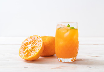 orange juice with ice