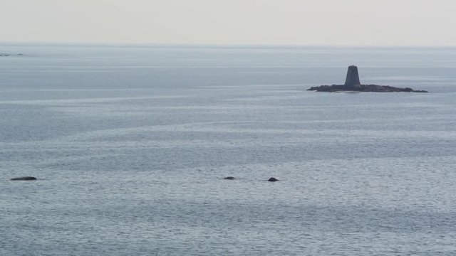 Islote con antiguo faro