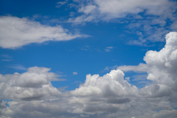 Naklejka na ściany i meble Blue summer sky with cumulus clouds