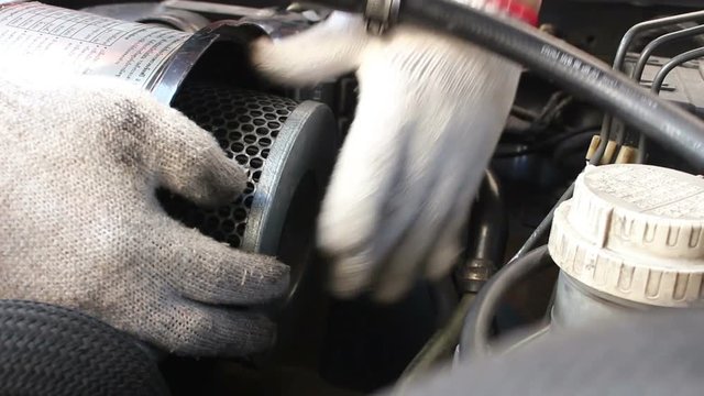 changing air filter of car
