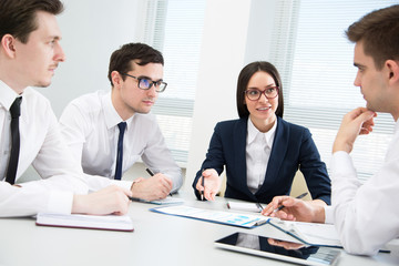 Obraz premium Businesspeople in a meeting at office
