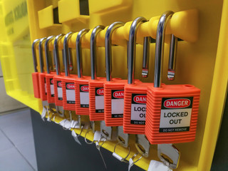 Red key lock and tag for process cut off electrical,the toggle tags number for electrical log out tag out