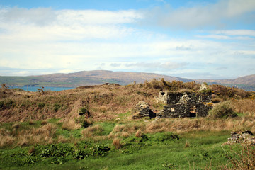 old stone ruins on the Irish hillside