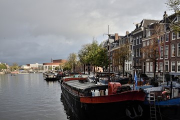Fototapeta na wymiar Boats on the canal