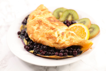 blueberry omelet and fruits