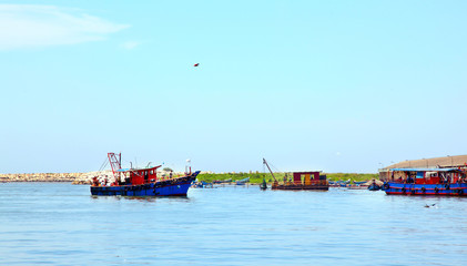 THE NEENDAKARA is well Known for Its fresh fish market and seafoods.The name 'NEENDAKARA' had given because of Its long seashore .