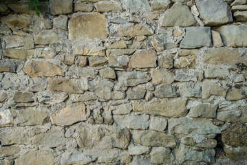 wall of irregular placed stones