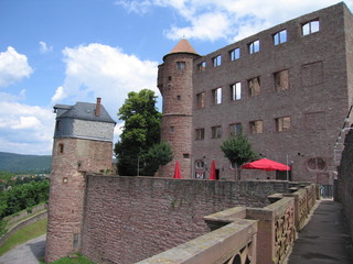 Burgruine Wertheim in Deutschland mit fensterhöhlen