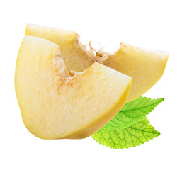 Fototapeta na wymiar Fresh quince isolated on white background. Clipping path