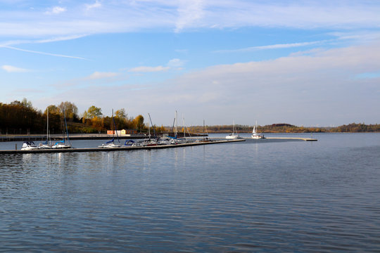 Herbstliche Impressionen an der Marina Mücheln am Geiseltalsee mit Blick auf Hafen