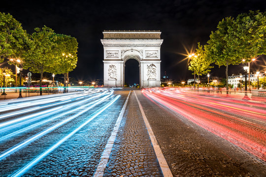 Arc de Triomphe bei Nacht, Paris, Frankreich