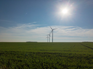 Windr&auml;der im Sonnenlicht