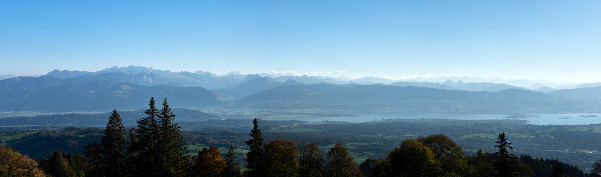 panorama vom z&uuml;richsee auf dem bachtel