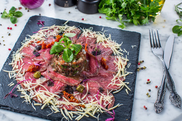 spaghetti with meat and vegetables