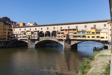 Fototapeta na wymiar Золотой Мост во Флоренции