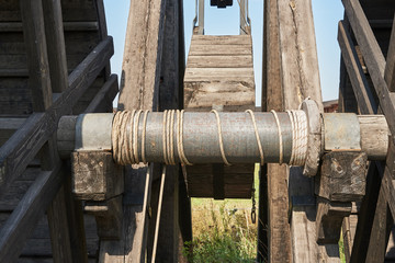 Rope tensioning mechanism for loading the catapult